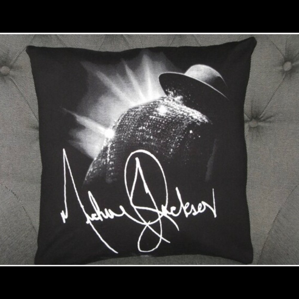 Michael Jackson T-Shirt Throw Pillow